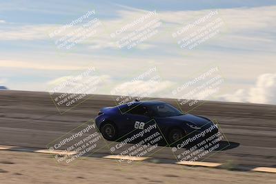 media/Jan-04-2026-SCCA SD (Sun) [[defc442887]]/4-Novice Group/Session 2 Bowl Speed Pans/